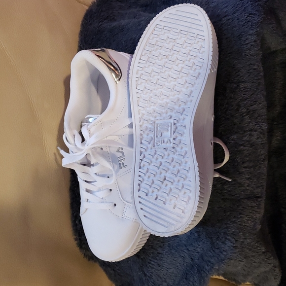 Fila shoes - Picture 2 of 4